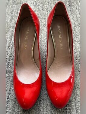 Stuart Weitzman Red Patent Leather Round-Toe Pumps Size 8.5